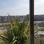 Panoramic View Of Paris * לוולואה פרה