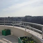 Panoramic View Of Paris לוולואה פרה